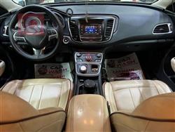 کرایسلەر 200